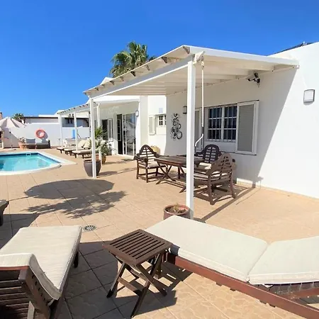 Villa La Estrella Puerto Del Carmen *